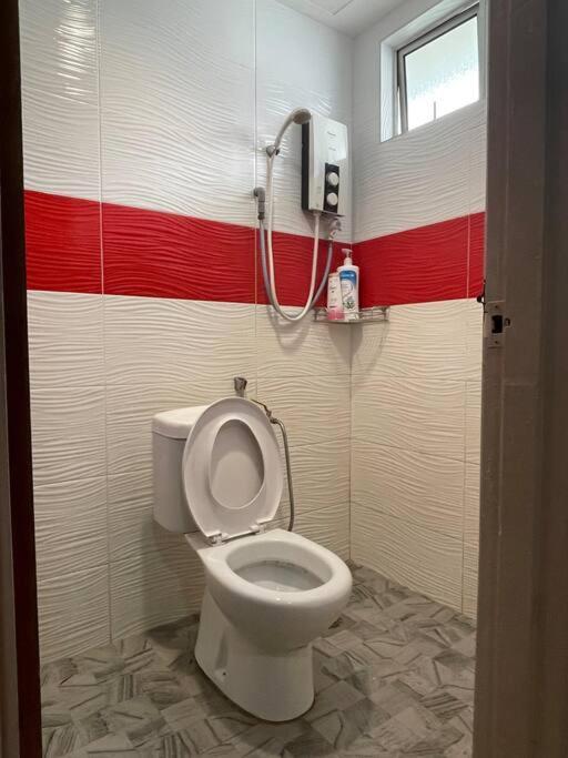 Apartment 12pax Seaside 3r3b,wifi,beach,pool,bbq