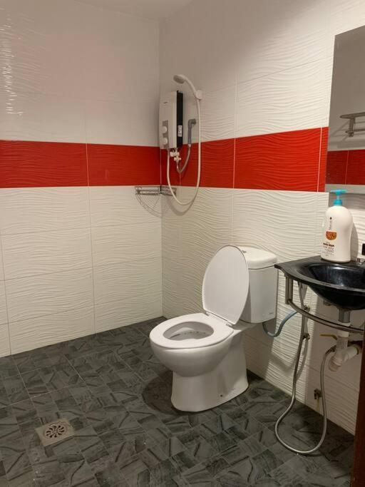 12pax Seaside 3r3b,wifi,beach,pool,bbq