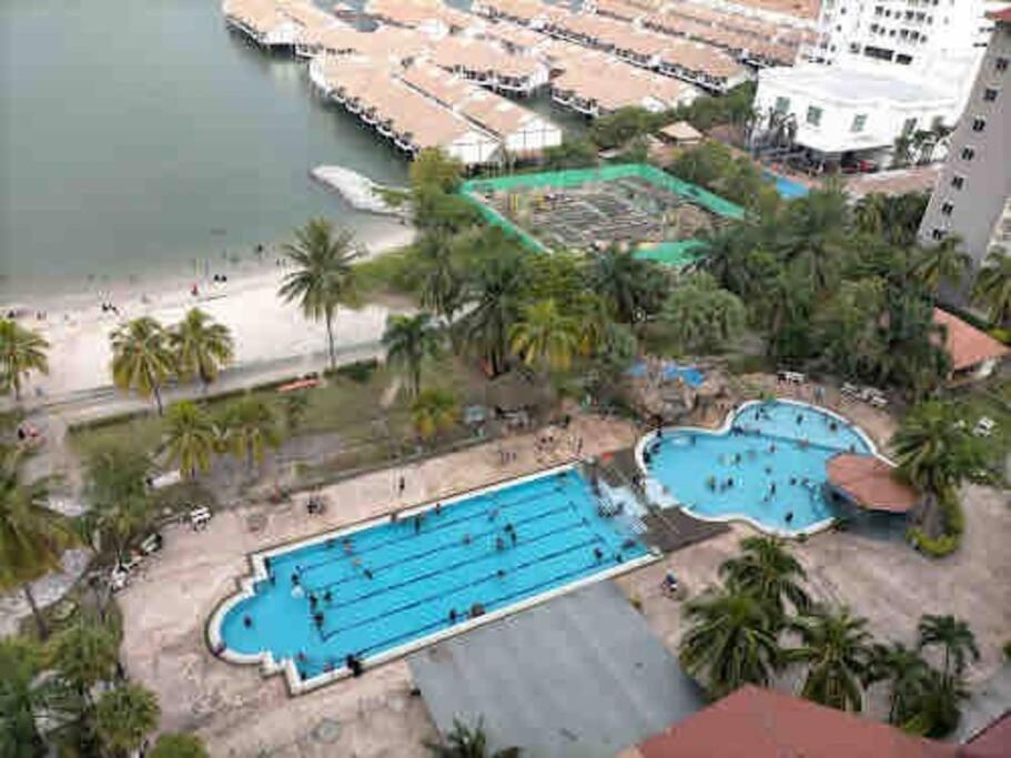 12pax Seaside 3r3b,wifi,beach,pool,bbq Apartment *