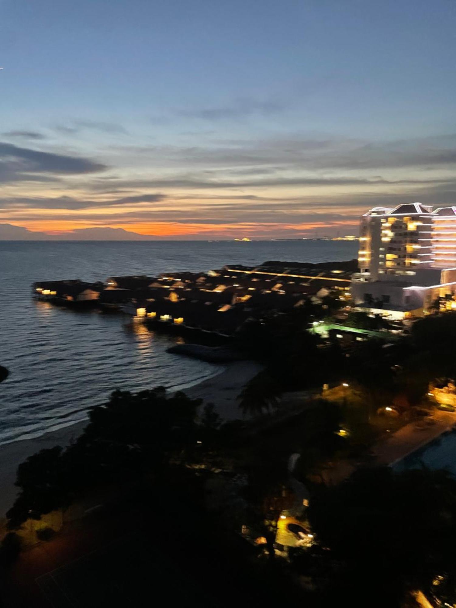 Apartment 12pax Seaside 3r3b,wifi,beach,pool,bbq